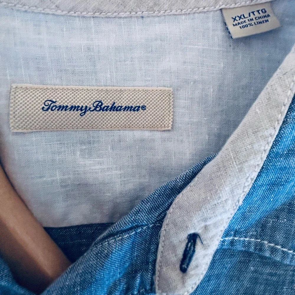 4/$20 Tommy Bahama Paradise Breezer Linen Short-Sleeve Shirt in Island Navy - Picture 6 of 6